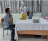 BSCK2. Nguyễn Thanh Tùng, Giám đốc Sở Y tế, Phó Ban chỉ đạo Phòng, chống dịch Covid-19 được tiêm vắc xin Covid-19 tại BVĐK tỉnh Hậu Giang. (Ảnh: Hồng Diễm)