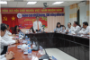 Ông Nghiêm Xuân Thành, Ủy viên Trung ương Đảng, Bí thư Tỉnh ủy, phát biểu động viên lực lượng trực Giao thừa tại Bệnh viện Đa khoa tỉnh. Ảnh: Bích Thiện