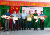 Trao Giấy khen của Sở Thông tin và Truyền thông tỉnh cho đại diện các đơn vị đạt giải Ba.