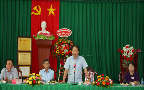 Ông Lê Tiến Châu, Bí thư Tỉnh ủy thăm, chúc mừng Ngày Thầy thuốc Việt Nam (27/2) tại Trung tâm Kiểm soát bệnh tật tỉnh.
