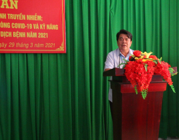 PGS.TS. Nguyễn Văn Lành, Giám đốc Trung tâm Kiểm soát bệnh tật tỉnh phát biểu khai mạc lớp tập huấn.