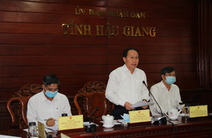 Ủy viên Trung ương Đảng, Bí thư Tỉnh ủy Lê Tiến Châu phát biểu chỉ đạo tại cuộc họp.