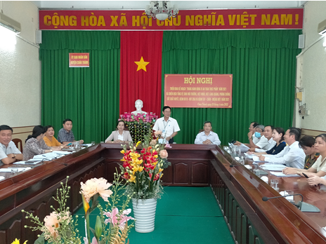 Ông Đỗ Văn Lô, Phó Chủ tịch Thường trực UBND huyện, Trưởng Ban chỉ đạo CSSKND huyện chỉ đạo tại Hội nghị.