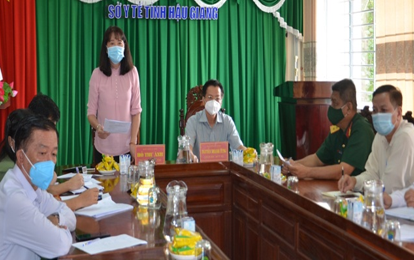 Bà Hồ Thu Ánh, Phó Chủ tịch UBND tỉnh, Phó trưởng Ban Chỉ đạo Phòng, chống dịch Covid – 19 tỉnh, phát biểu tại cuộc họp.