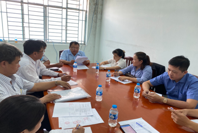Đoàn công tác của Bệnh viện Phổi tỉnh đến làm việc tại TTYT huyện Vị Thủy. Ảnh: Ds Thái Thụy, Khoa Dược, Bệnh viện Phổi.